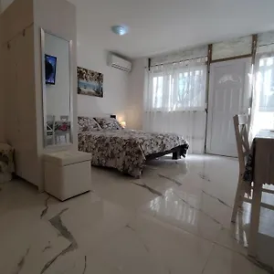 Studio-apartman Ella Apartmán